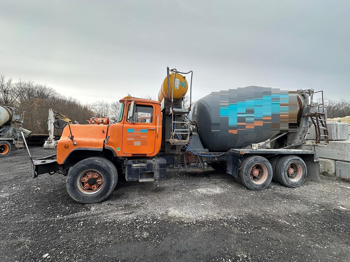 Used 2001 MACK DM690S