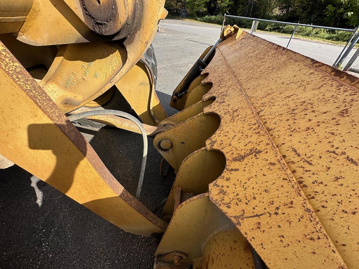 Used 1994 CATERPILLAR 938F