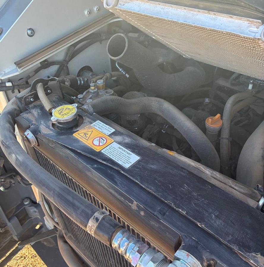 Used 2024 TAKEUCHI tl6r