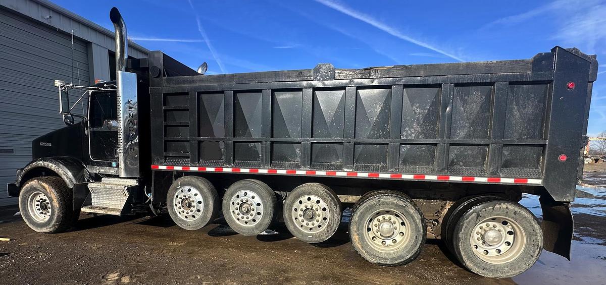 Used 2006 KENWORTH T800