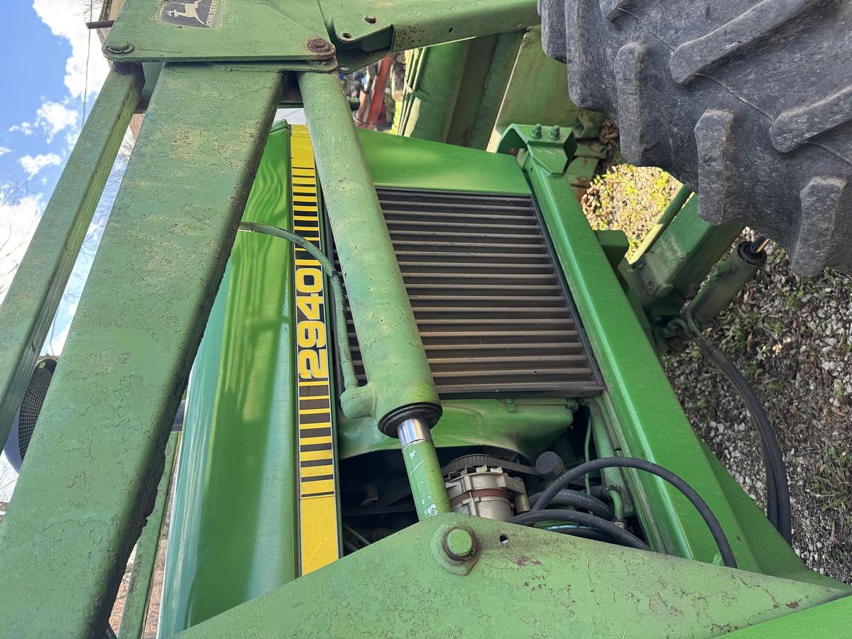Used 1982 JOHN DEERE 2940