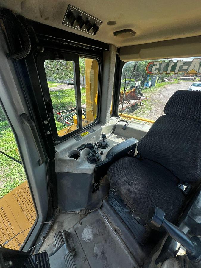 Used 2011 CATERPILLAR D6T XL