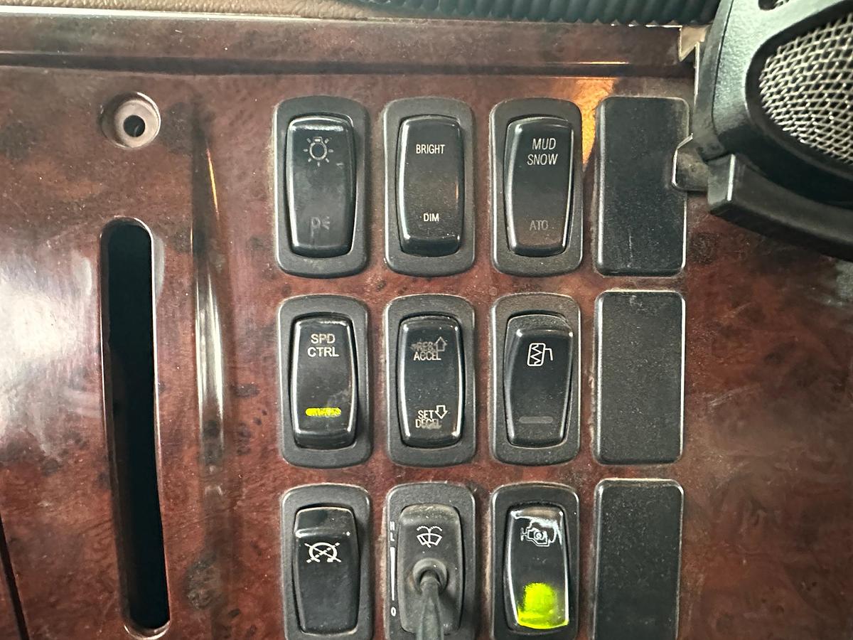 Used 2007 MACK CV713