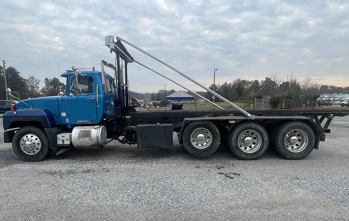 Used 2001 MACK RD688s Roll Off