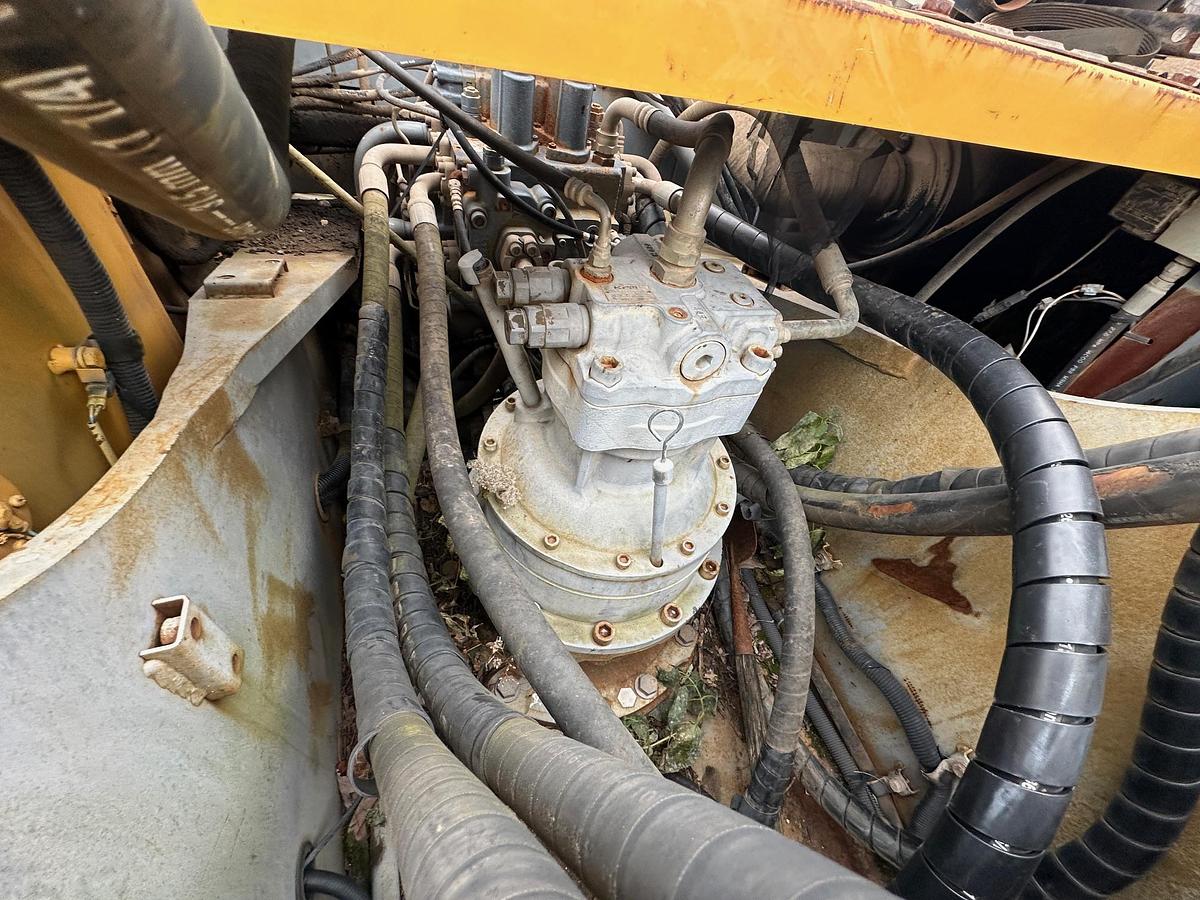 Used 2005 DEERE 330C LC