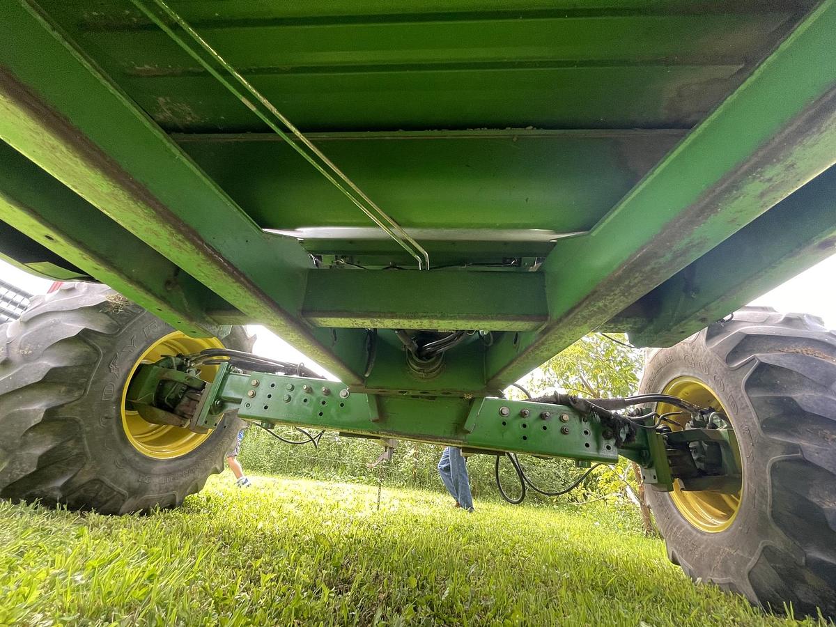 Used 1996 JOHN DEERE 9500 Sidehill combine