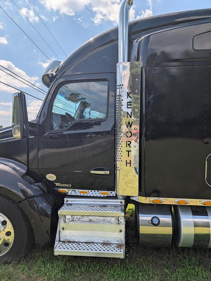 Used 2021 KENWORTH T680