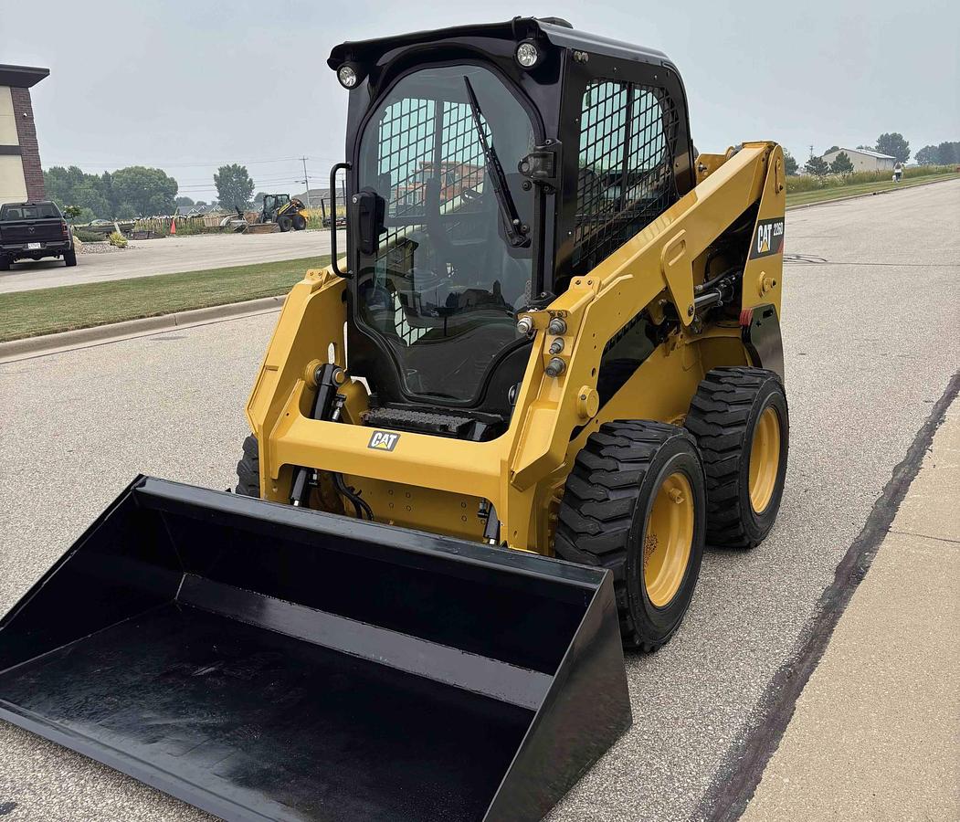 Used 2016 CATERPILLAR 226D