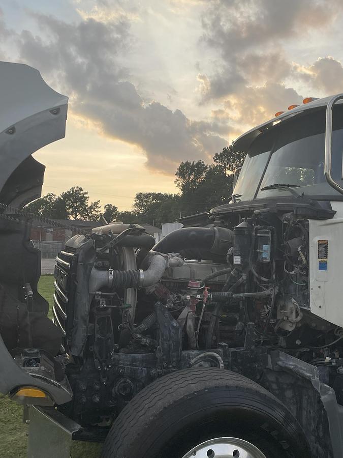 Used 2017 MACK Granite GU713