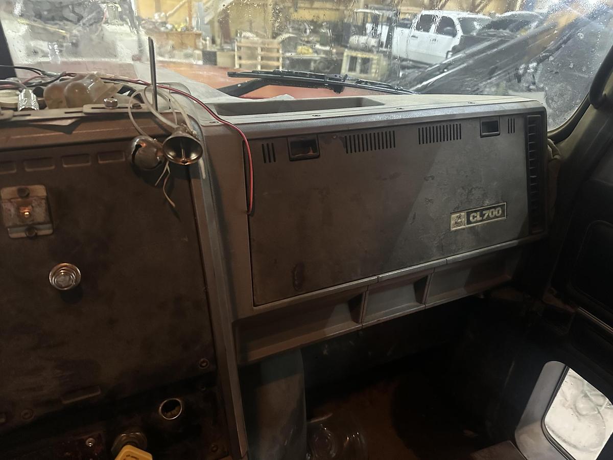 Used 1999 MACK CL713