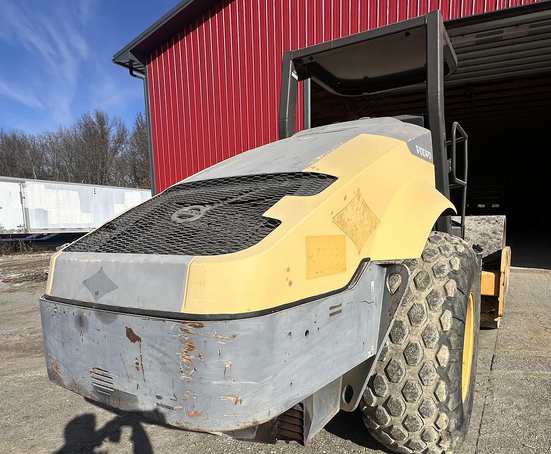 Used 2013 VOLVO SD115