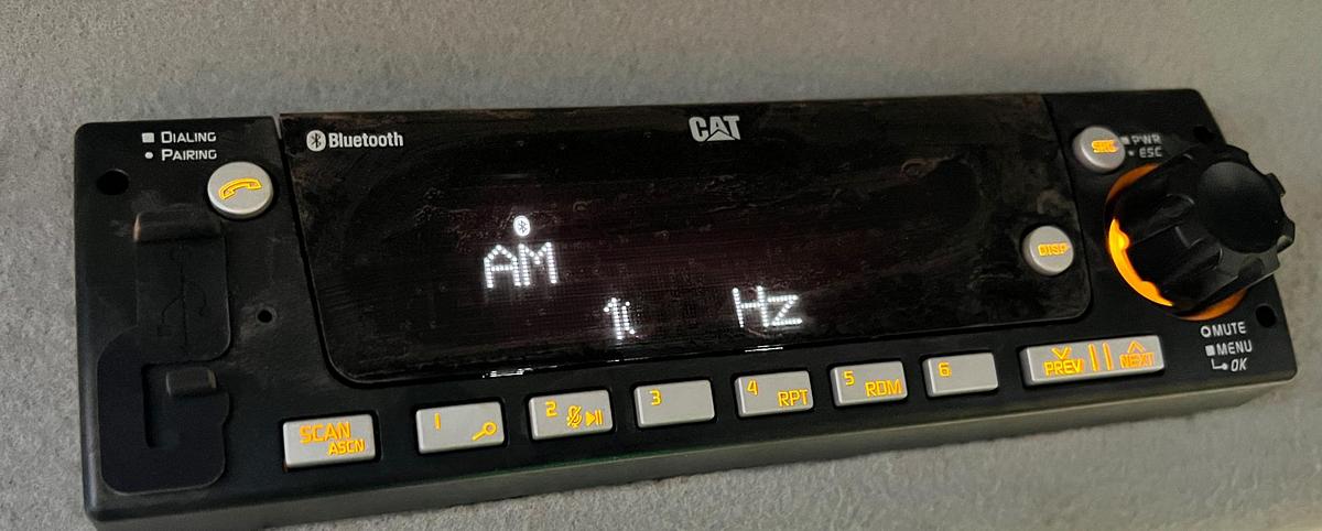 Used 2016 CATERPILLAR 907M