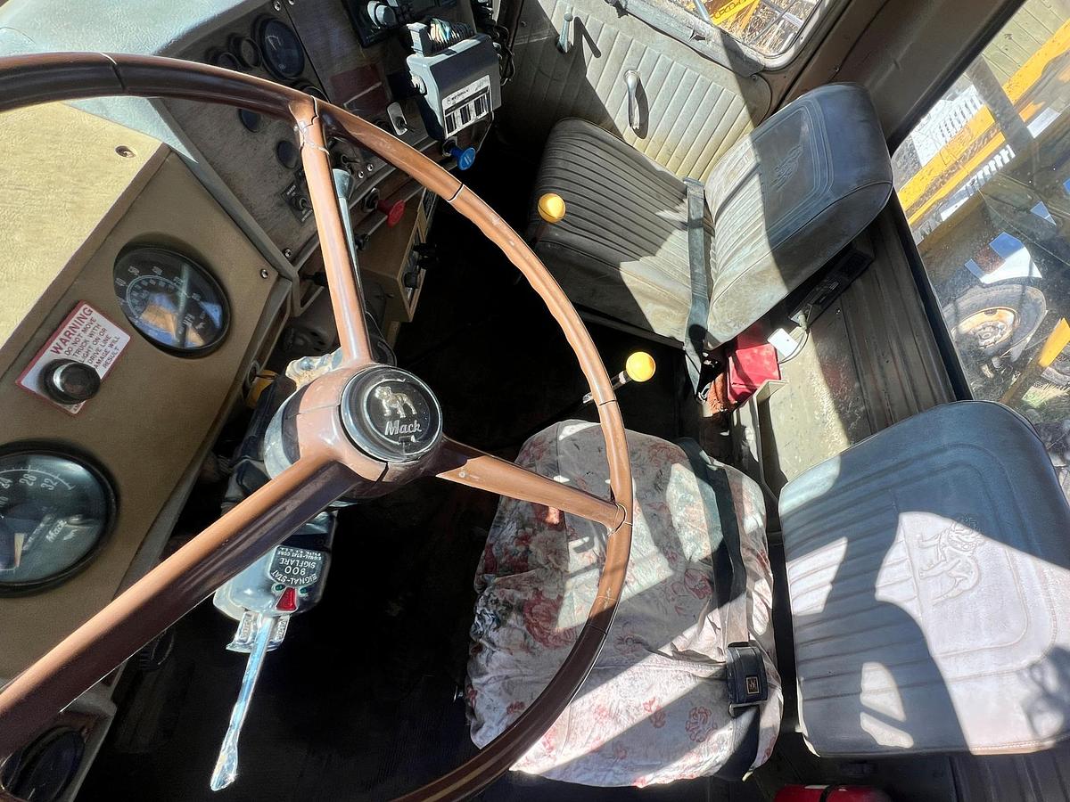 Used 1977 MACK RS767LST