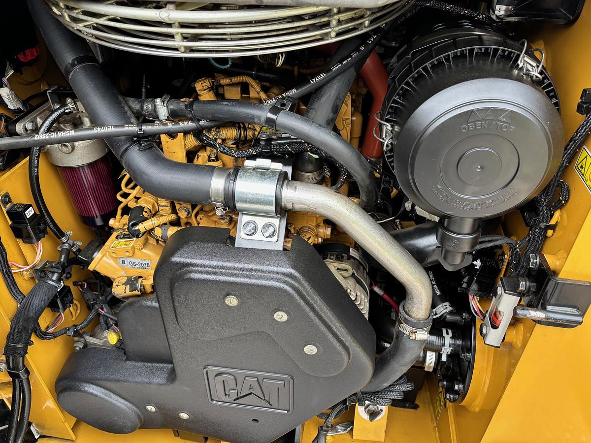 Used 2016 CATERPILLAR 226D