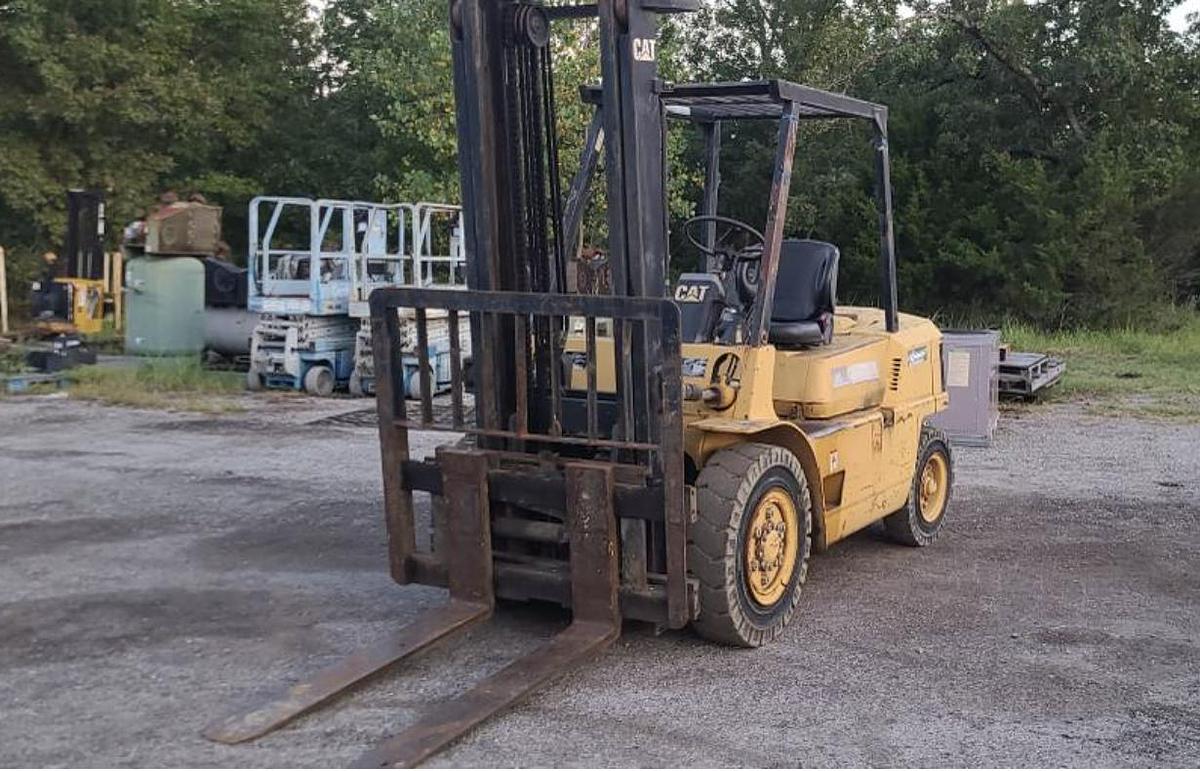 Used 0 CATERPILLAR GP40