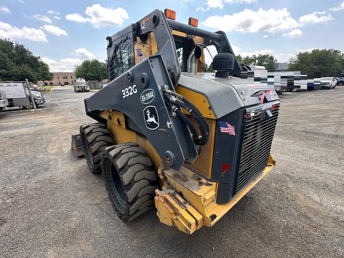 Used 2017 DEERE 332G