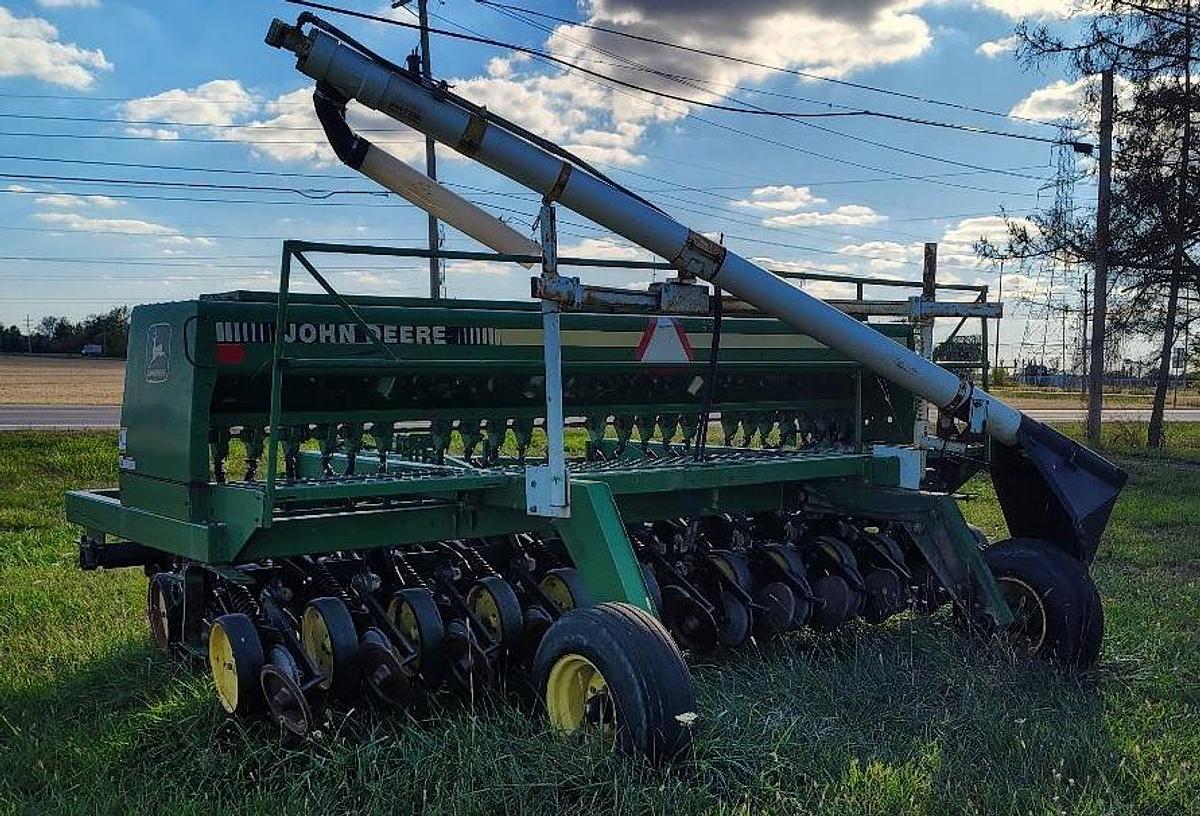 Used 1987 JOHN DEERE 750 Grain Drill
