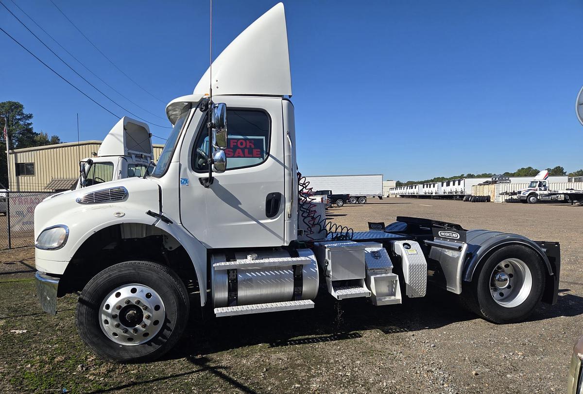 Used 2020 FREIGHTLINER Business Class M2 106