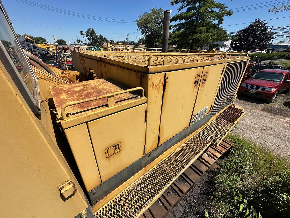 Used 1983 CATERPILLAR 245