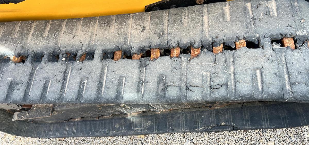 Used 2014 JOHN DEERE 329E