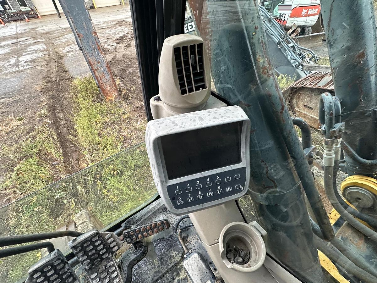 Used 2006 DEERE 350D LC