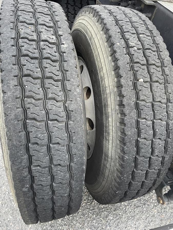 Used 2001 MACK CHU613