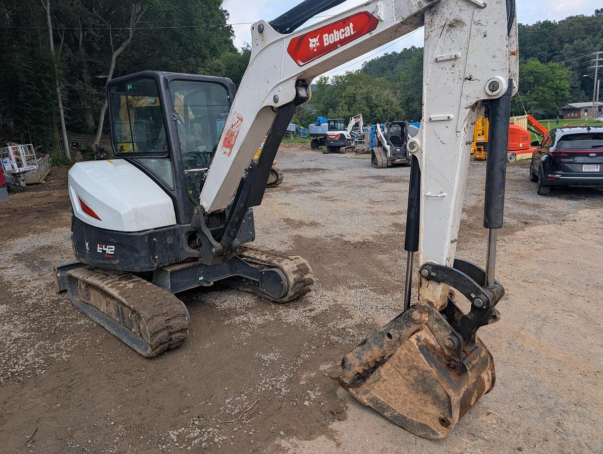 Used 2023 BOBCAT E 42 R2