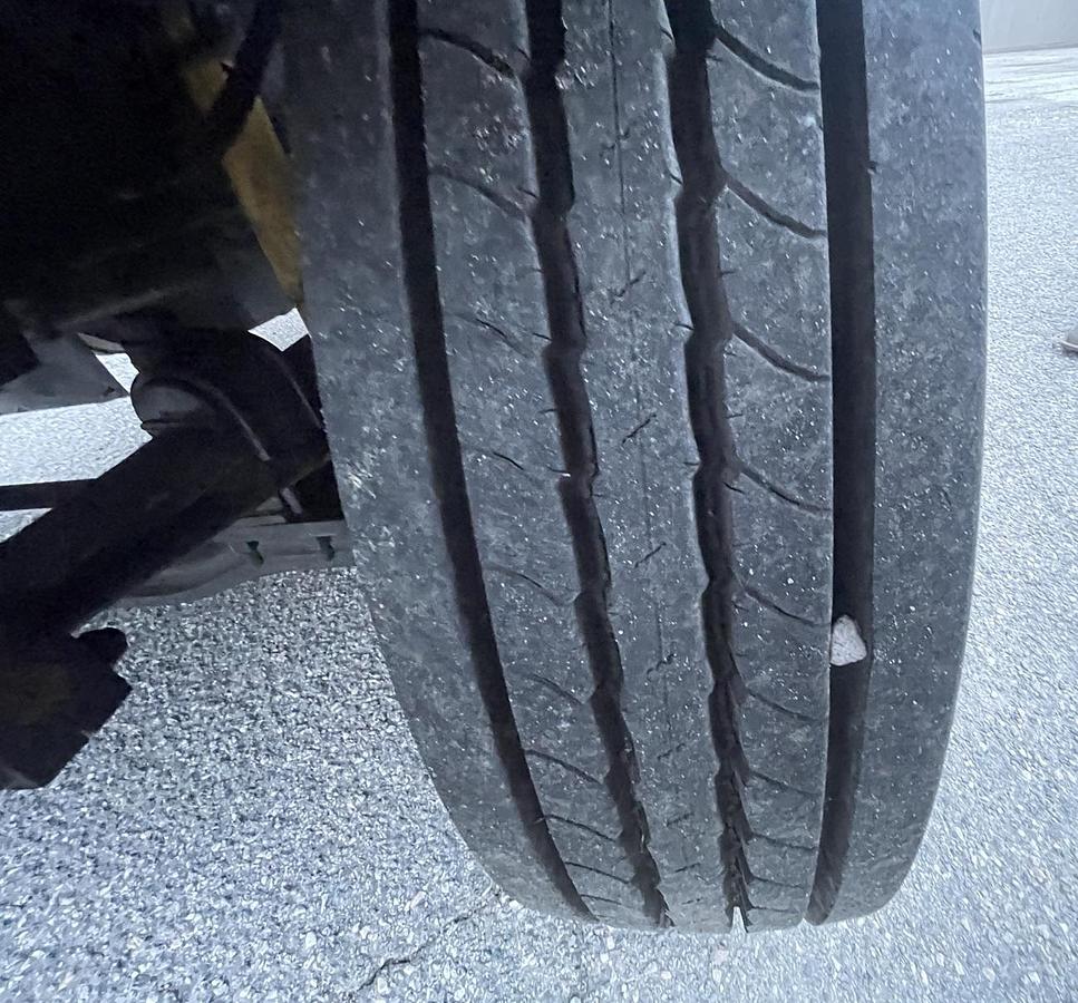 Used 2001 MACK CHU613