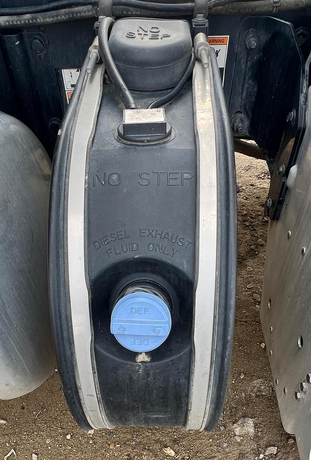 Used 2016 PETERBILT 348