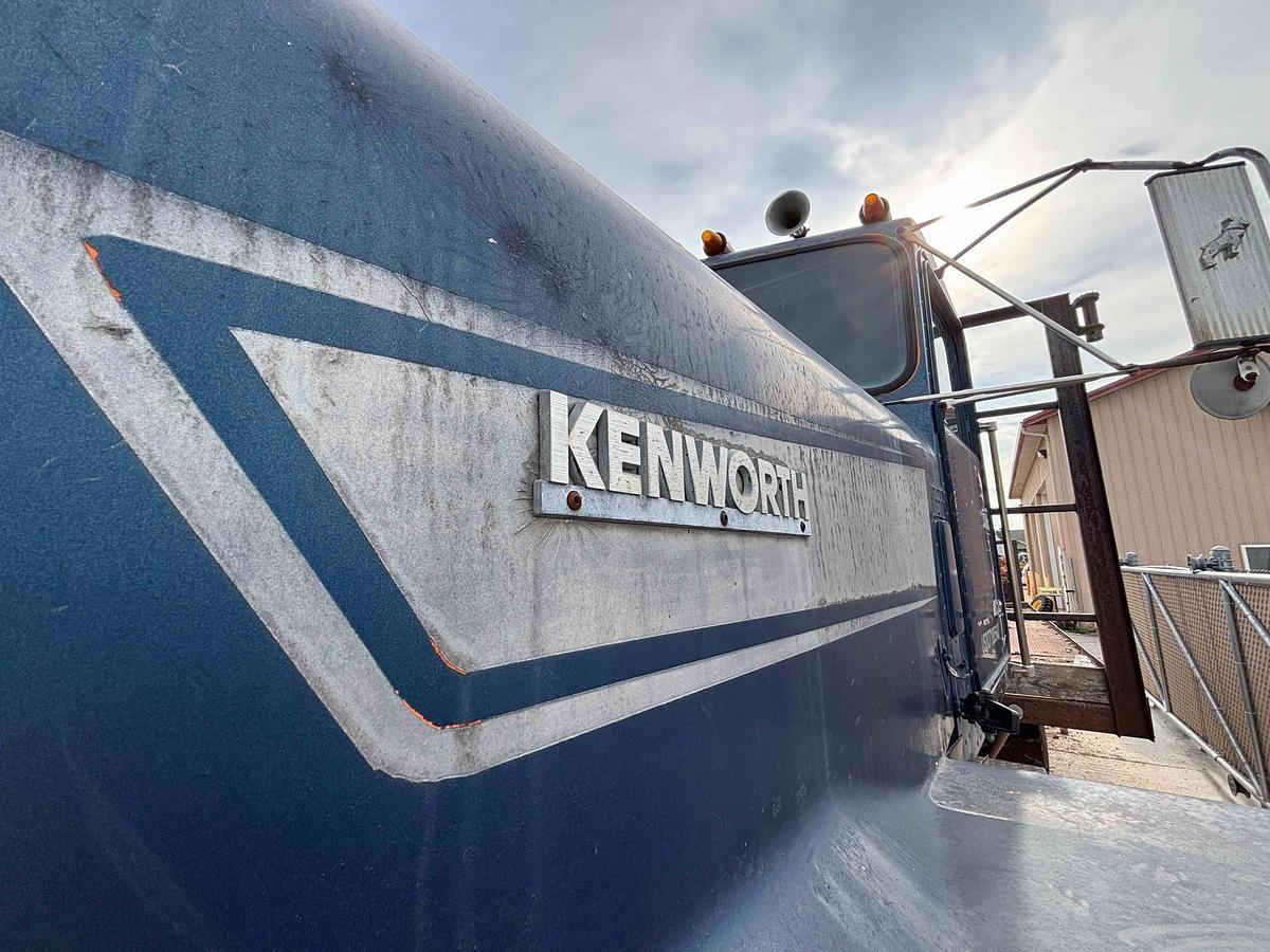 Used 1991 KENWORTH Flatbed