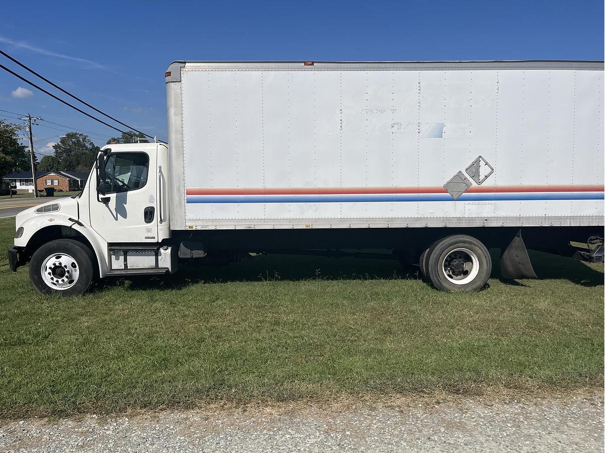 Used 2006 FREIGHTLINER M2 106