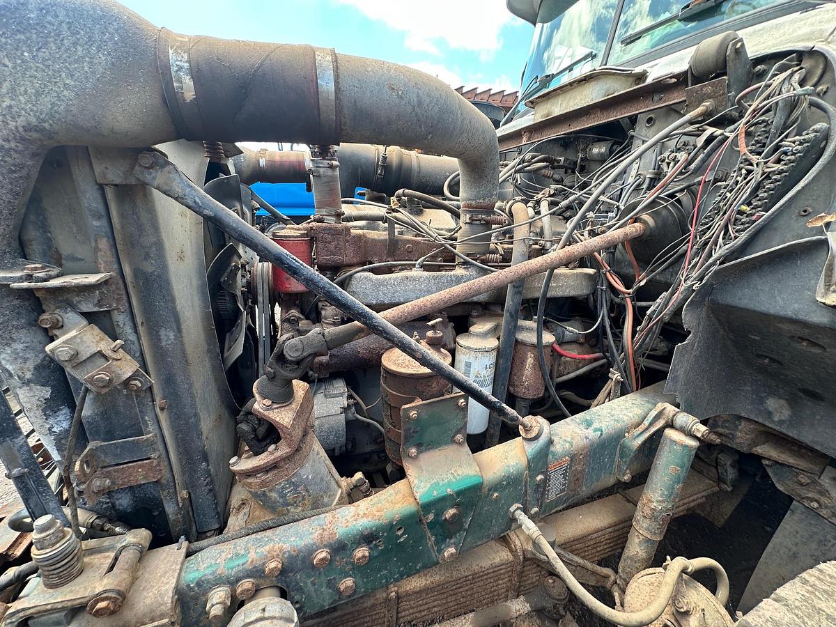 Used 1990 MACK RB688S