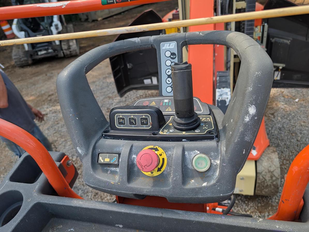 Used 2024 JLG TOUCAN 32E