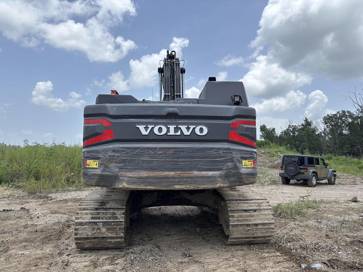 Used 2022 VOLVO EC300EL