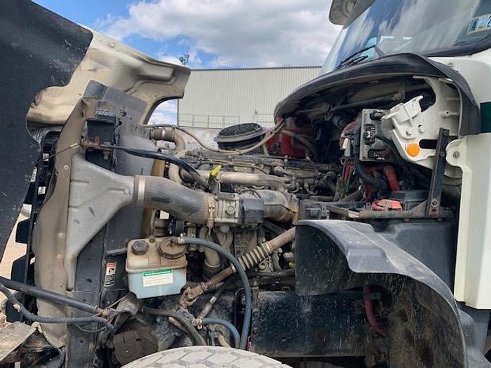 Used 2012 FREIGHTLINER SD114