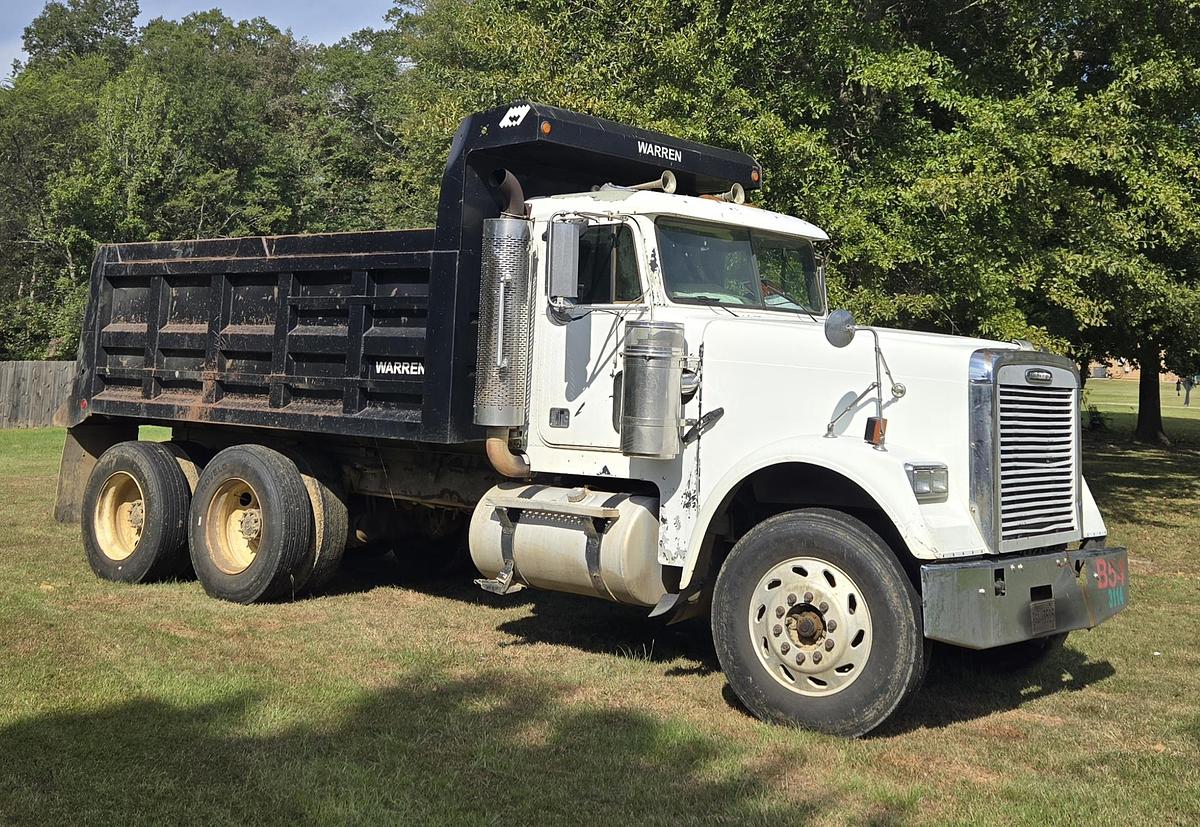 Used 2005 FREIGHTLINER FLD 120