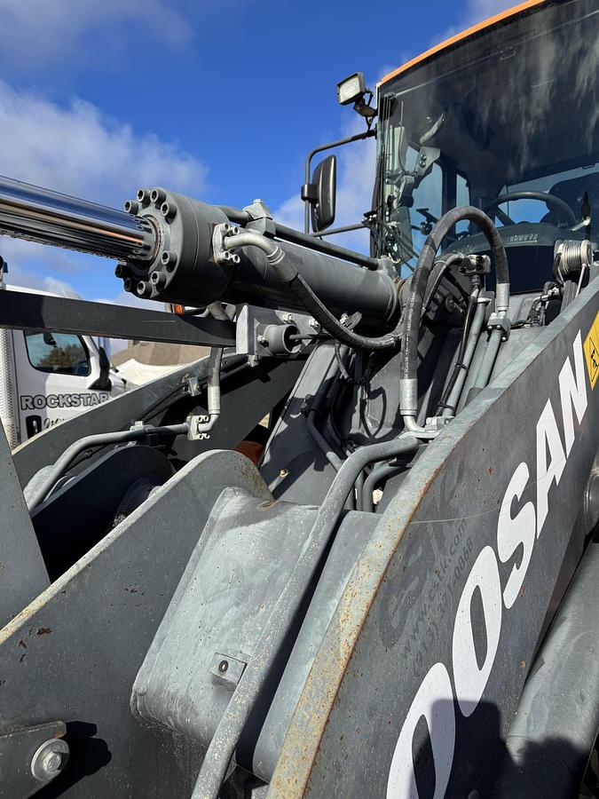 Used 2018 DOOSAN DL 220