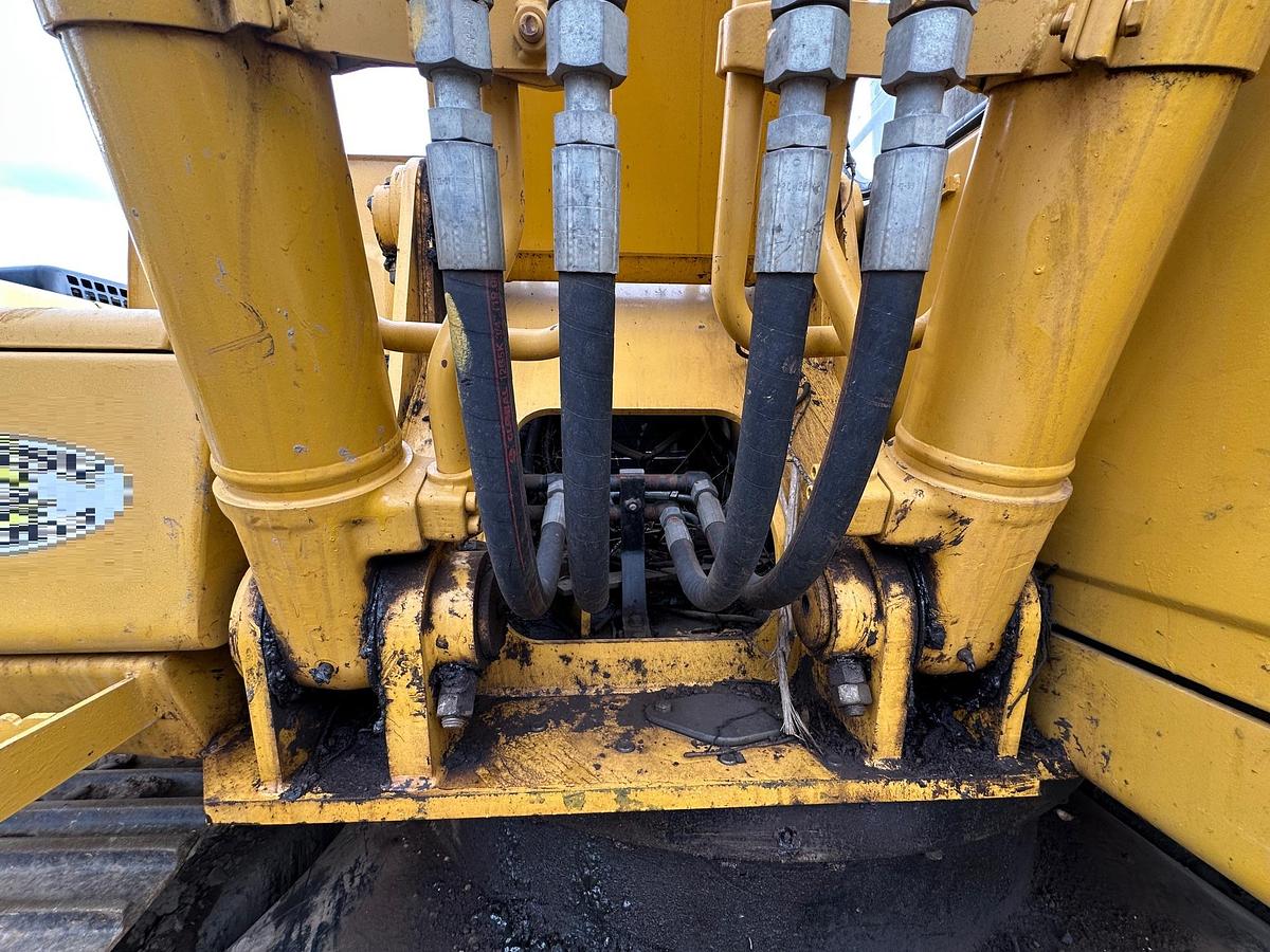 Used 2001 DEERE 160C LC