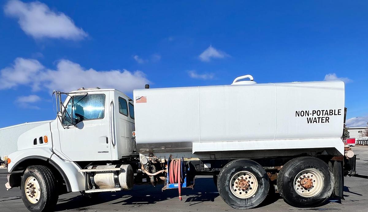 Used 2007 STERLING L7500 Water Truck