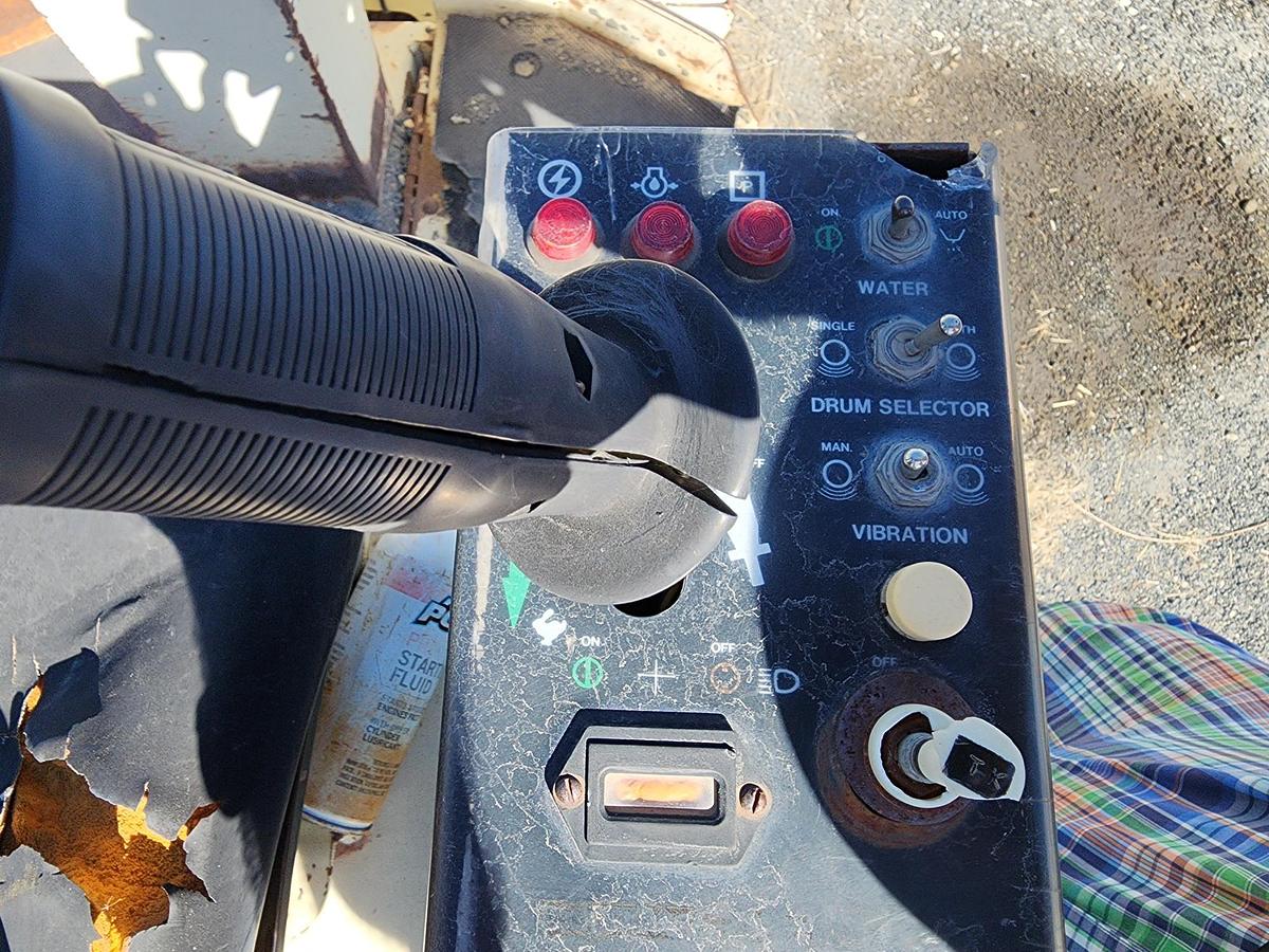 Used 2001 INGERSOLL-RAND DD-24 Vibratory Roller