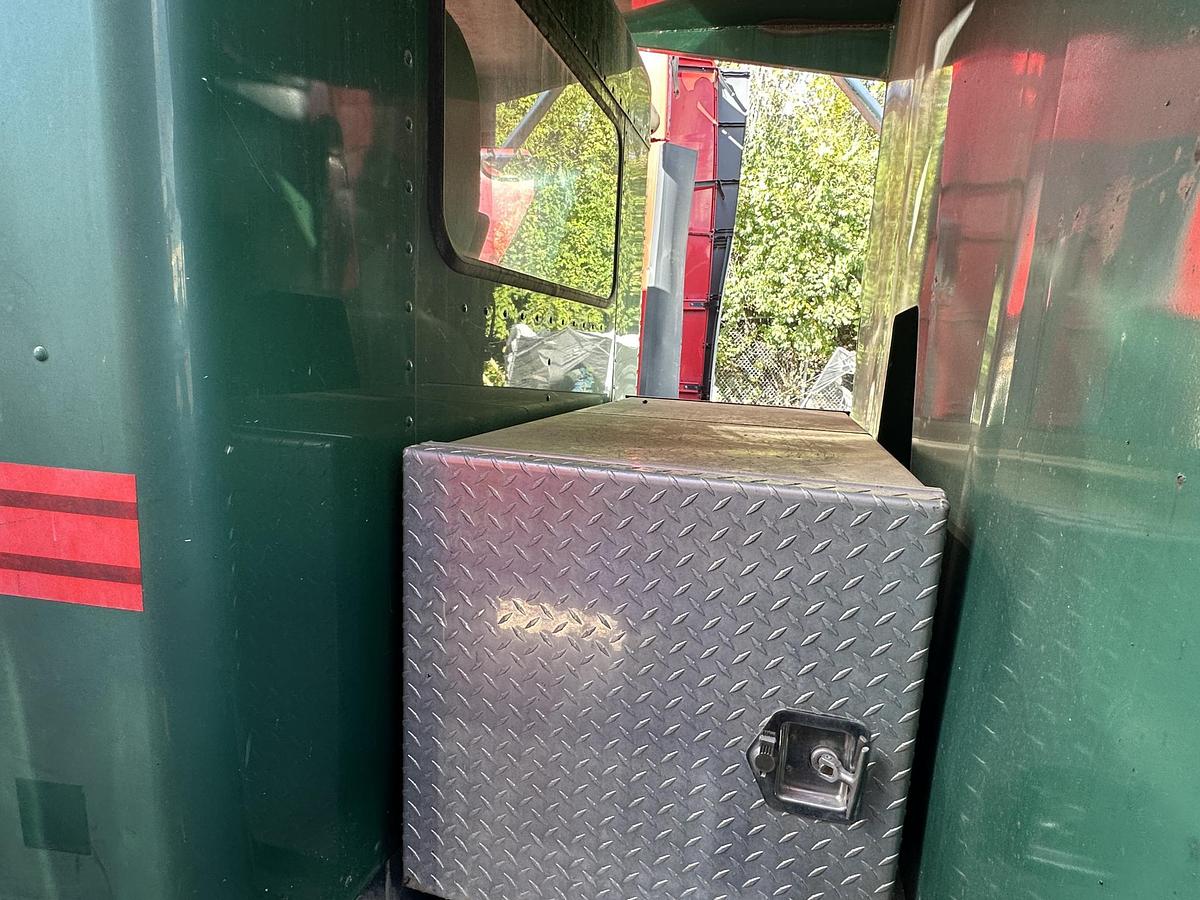 Used 2004 KENWORTH T300