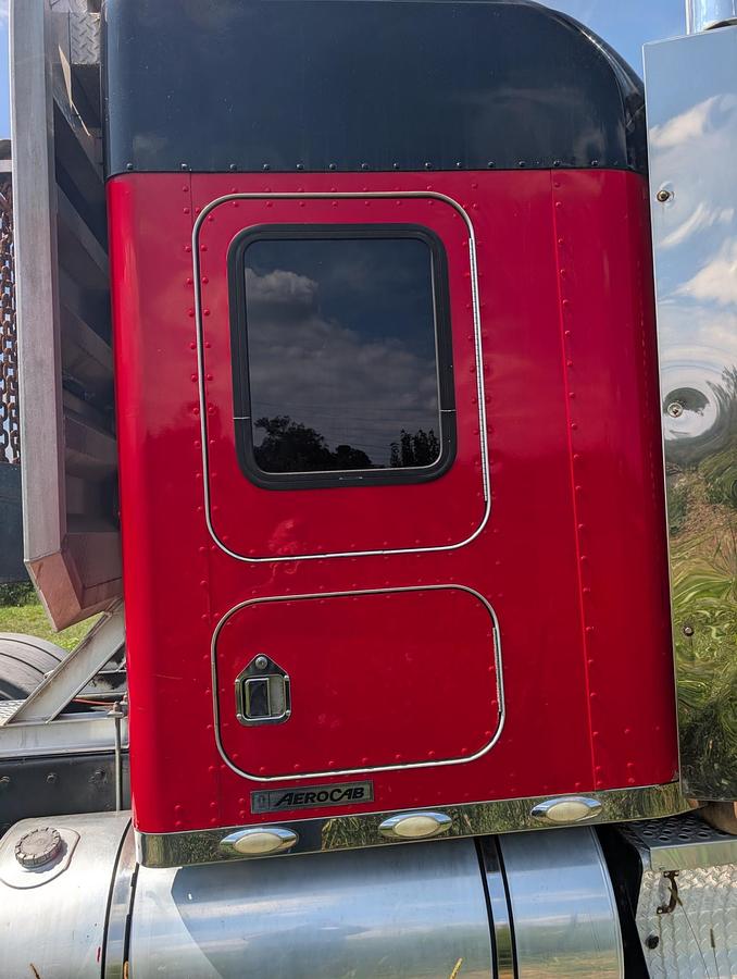 Used 2008 KENWORTH T800