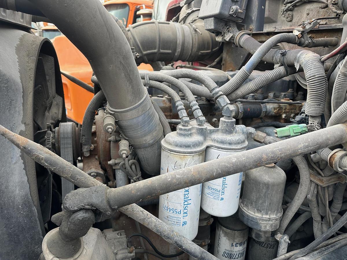 Used 2001 MACK DM690S