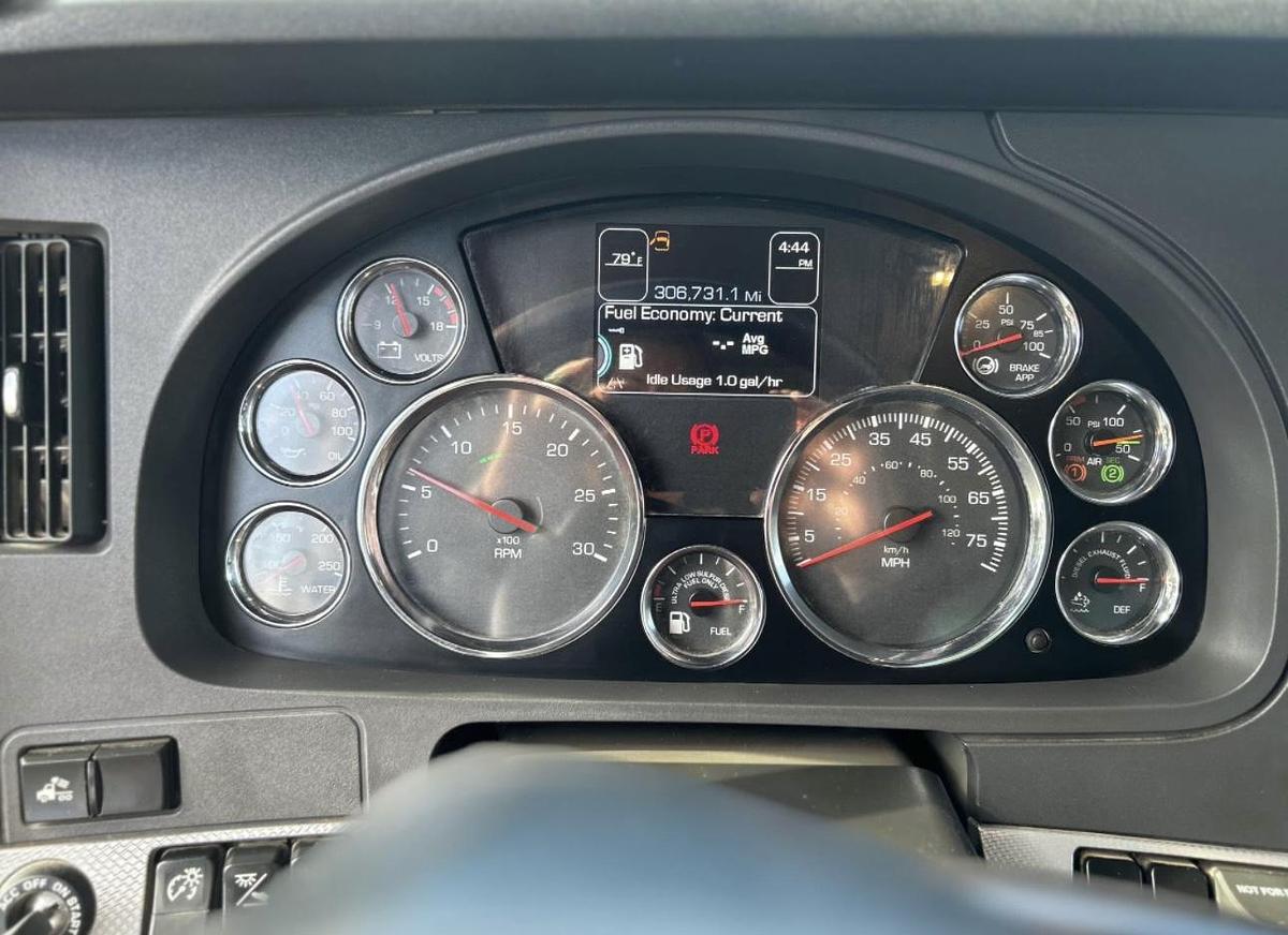 Used 2021 KENWORTH T880