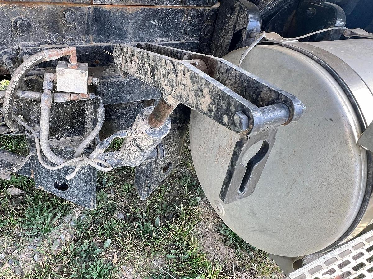 Used 2005 MACK CV713 Granite Dump Truck