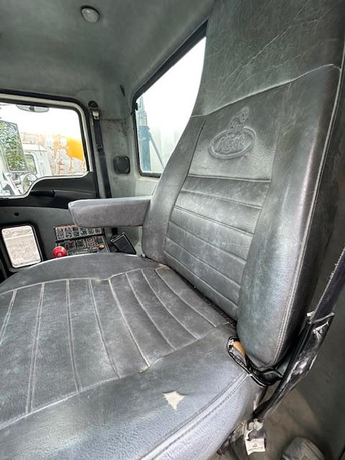 Used 2017 MACK GU713