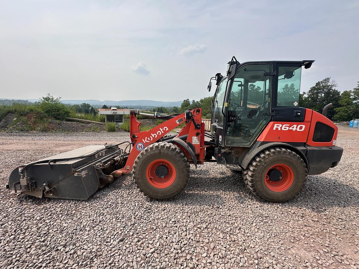 Used 2023 KUBOTA R640