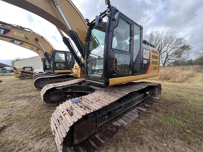 Used 2017 CATERPILLAR 326FL