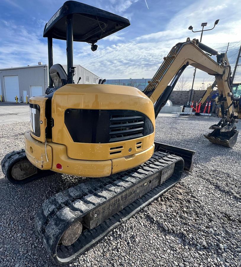 Used 2004 CATERPILLAR 305Cr