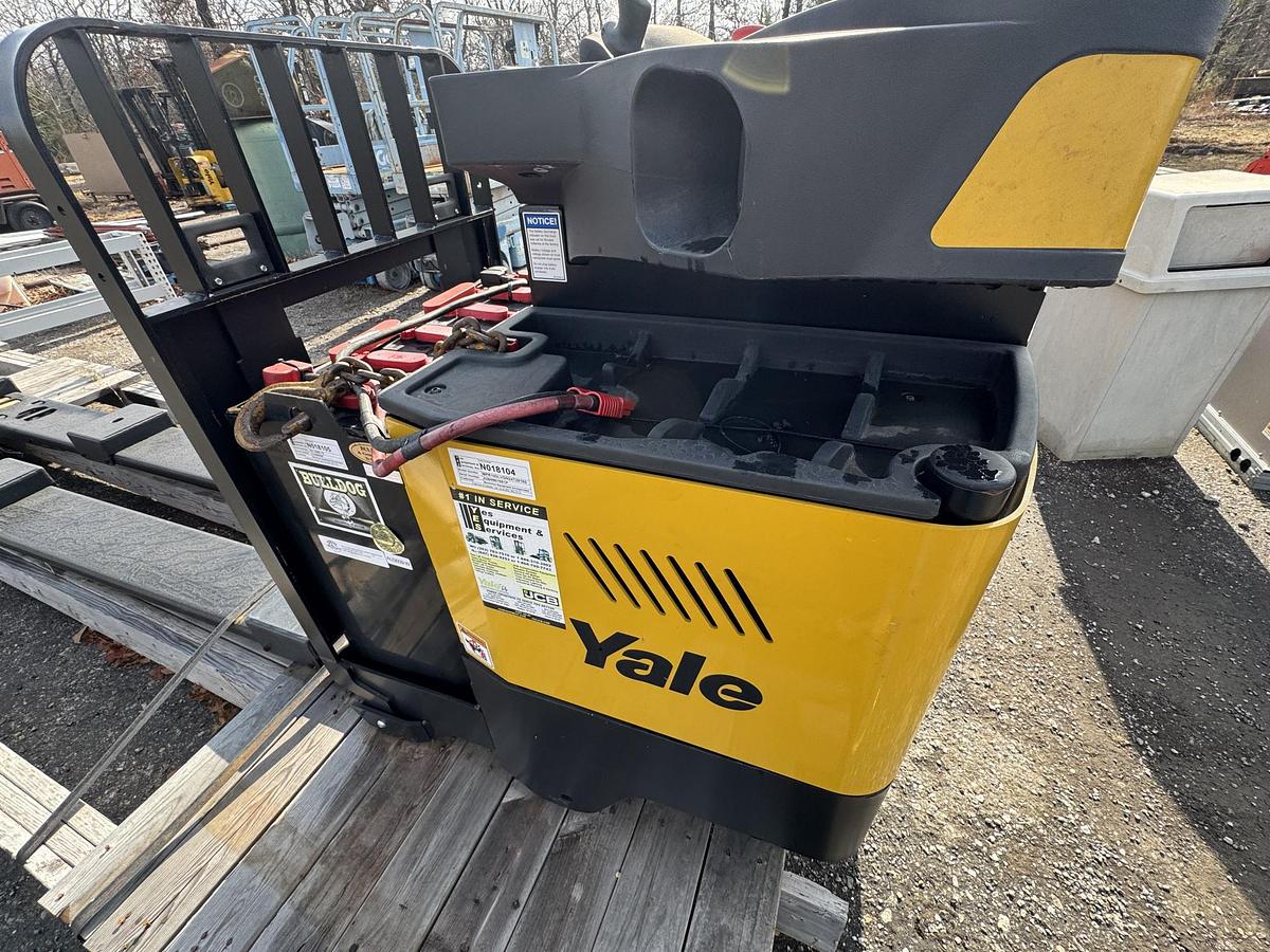 Used 2016 YALE Lift Truck Model